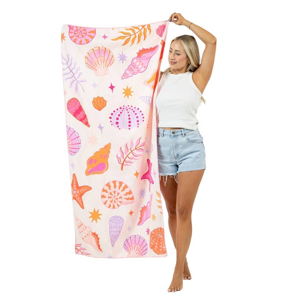 Beach Shells Microfiber Beach Towels: Light Pink