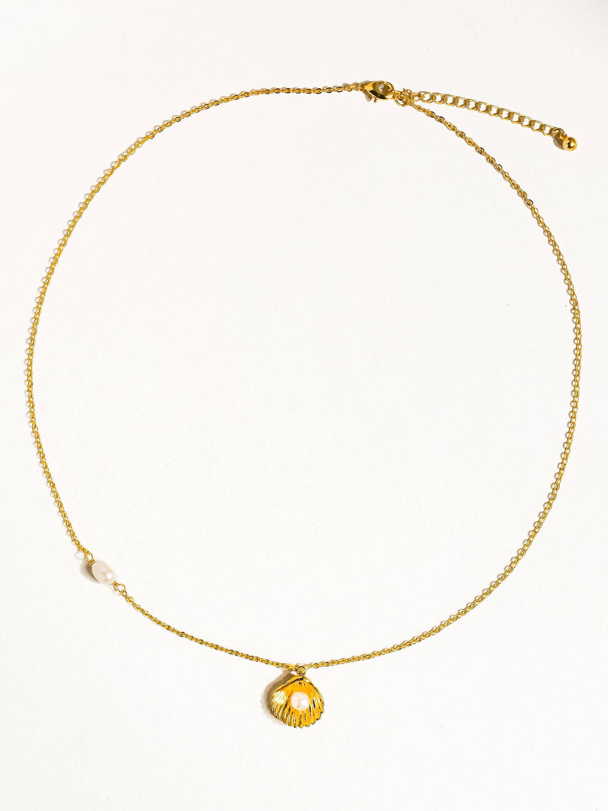Daphne 18K Gold Pearl Shell Necklace: Yellow Gold
