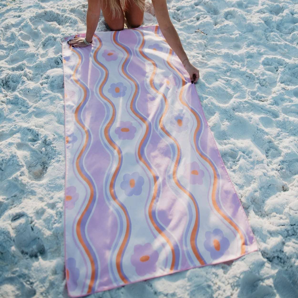 Beach Shells Microfiber Beach Towels: Light Pink