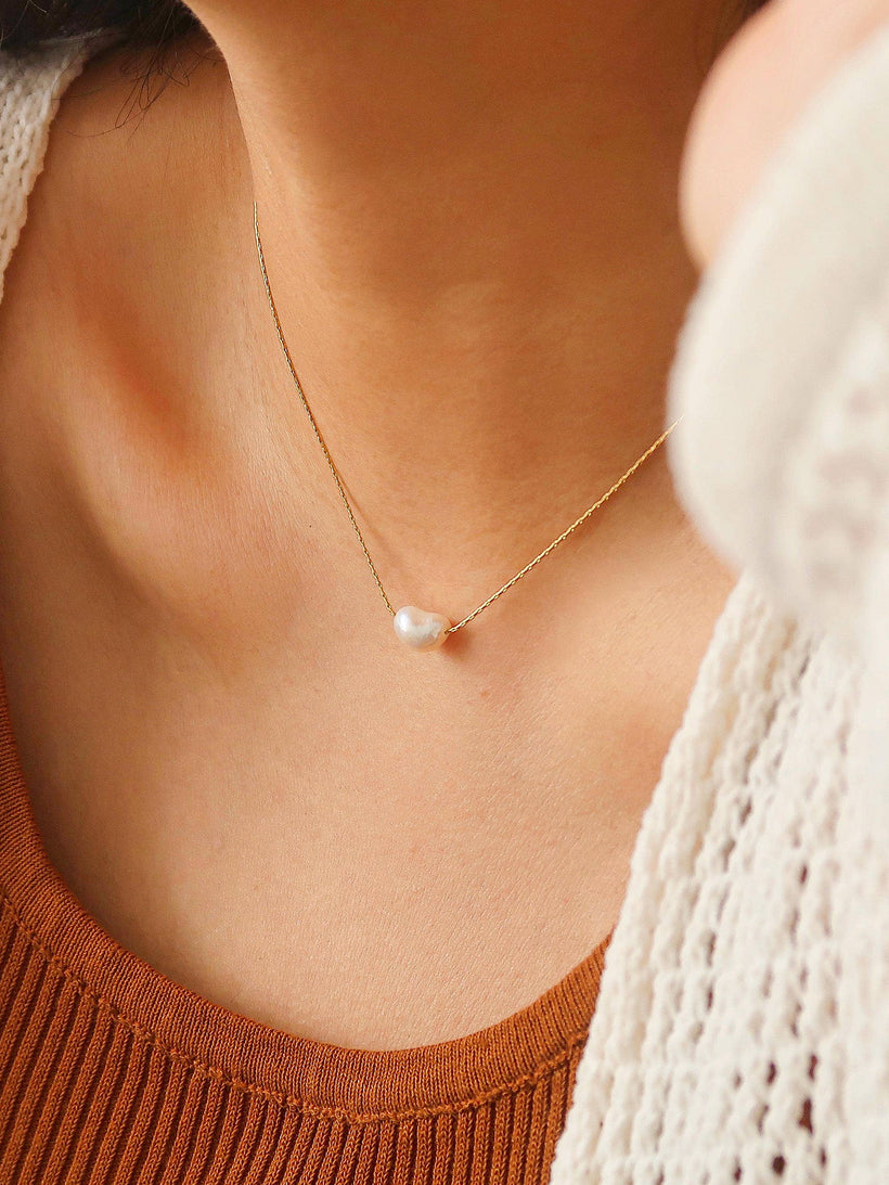Kinney Non-Tarnish Natural Pearl Necklace: Yellow Gold