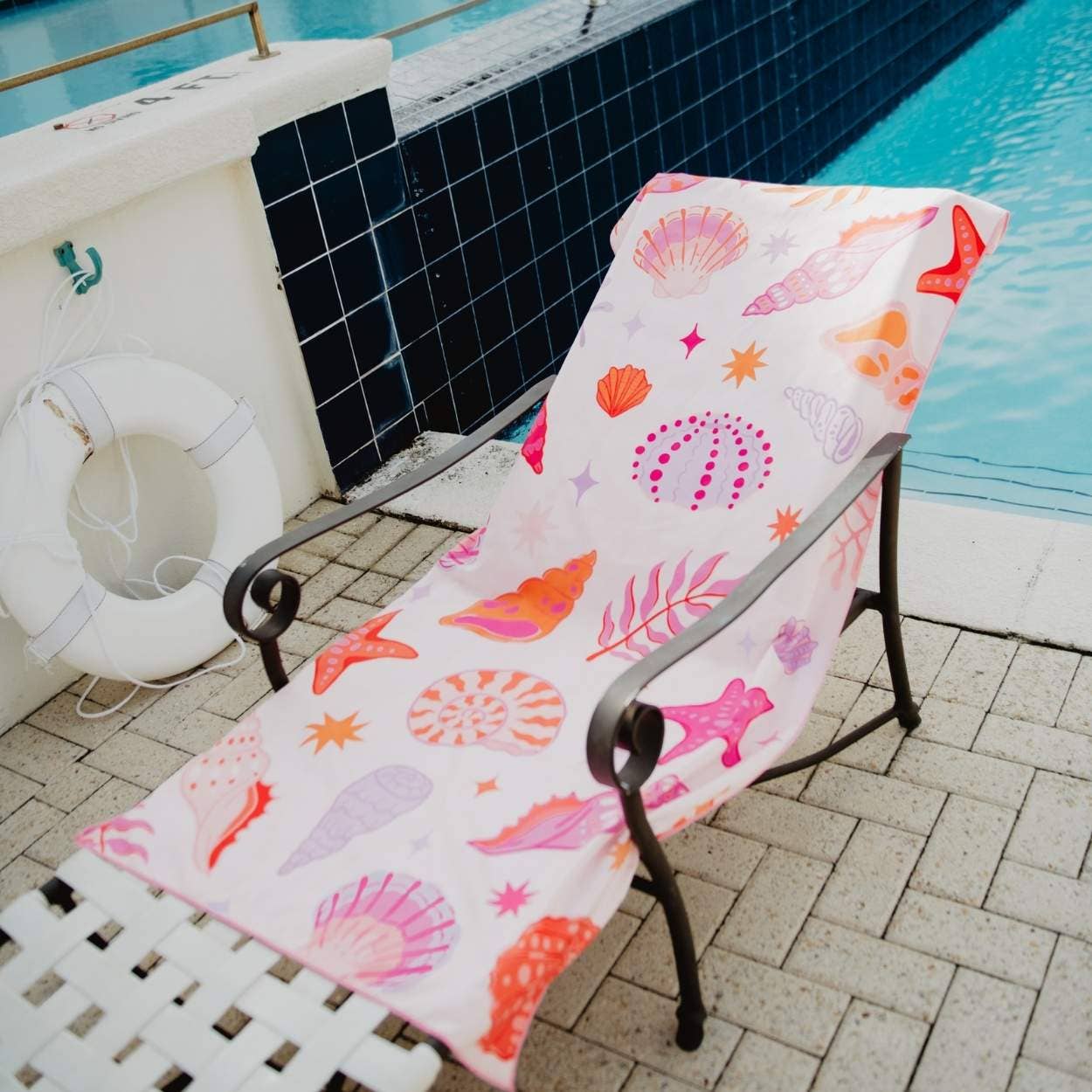 Beach Shells Microfiber Beach Towels: Light Pink