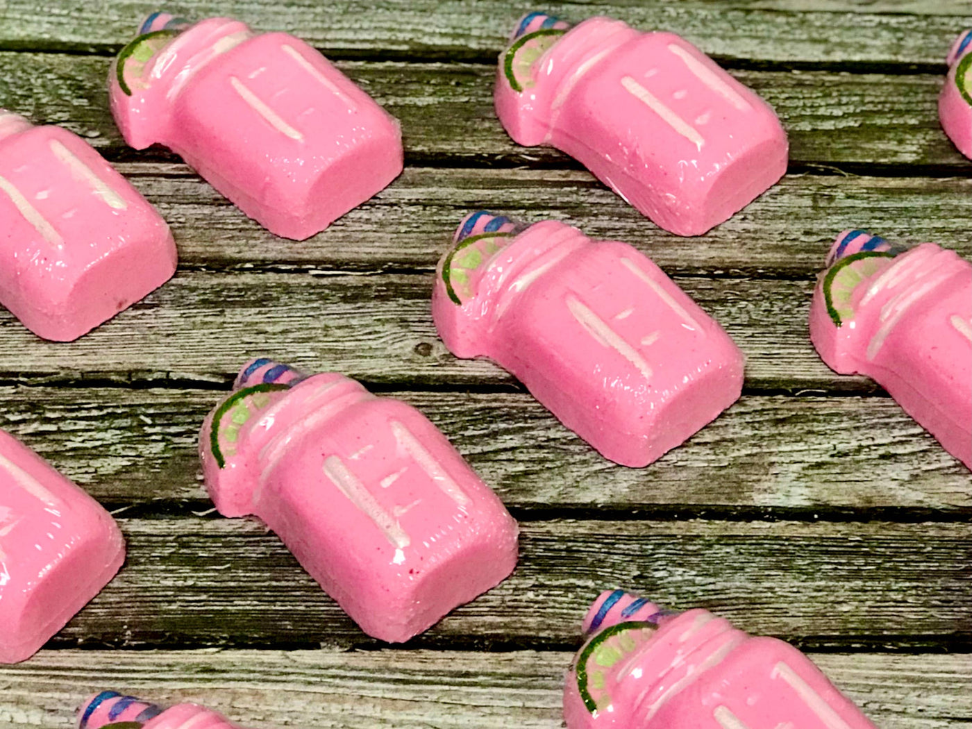 Summer Cocktail Bath Bombs: Strawberry Daiquiri