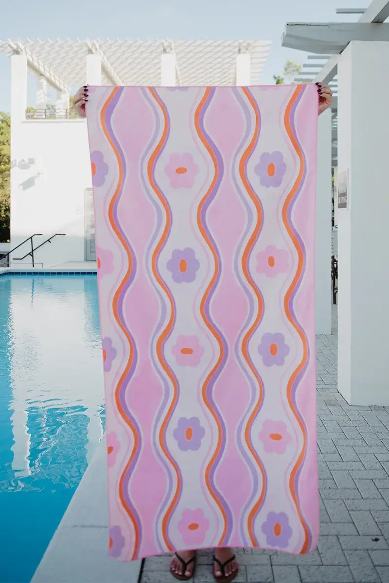 Beach Shells Microfiber Beach Towels: Light Pink